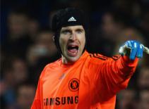 Petr Cech ở lại Chelsea