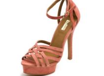 Tự tin sải bước cùng giày Stradivarius