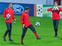 Man Utd khủng hoảng thủ môn: Kuszczak đòi ra đi