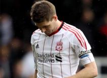 Steven Gerrard nghỉ hết mùa giải: Thảm họa Anfield