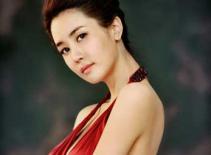 Lee Da Hae khoe vai trần gợi cảm trong phim mới