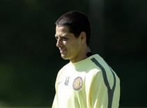 Phong độ ấn tượng, Chicharito được tăng lương gấp đôi