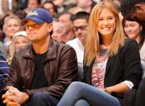 Tài tử Leonardo DiCaprio chia tay bạn gái