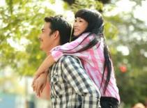 Phương Thanh cặp kè cùng "phi công trẻ"