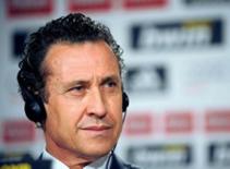 GĐĐH Valdano phủ nhận sẽ rời Real vào cuối mùa