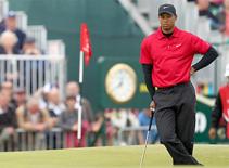 Tiger Woods sắp mất ngôi số 1 thế giới