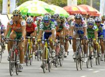 Giải xe đạp Về nguồn: Lê Văn Duẩn giữ áo vàng