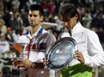 Djokovic tiến sát Nadal trên bảng xếp hạng ATP