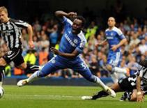 Milan nhắm Essien để thế chỗ Seedorf