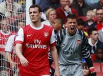 Arsenal rơi tự do: Từ ăn 4 đến hạng 4