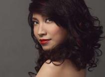 Pha Lê đằm thắm và gợi cảm như phụ nữ đang yêu