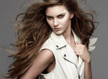 Sắc trắng thiên thần của Vivienne Westwood