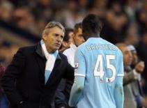 Ngựa chứng Balotelli lại chọc giận ông thầy Mancini