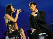 Khi Tuấn Ngọc song ca với vợ