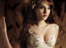 Hạ gục chàng bằng những đường ren bí ẩn