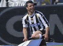 Udinese bán đấu giá giầy của Di Natale