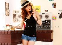 Mix đồ trẻ trung với quần xắn gấu 