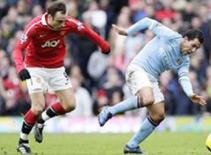Berbatov hay Tevez sẽ là Vua phá lưới Premiership