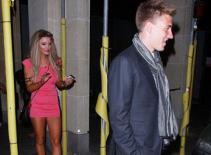 Lộ diện "chân dài" mới của Nicklas Bendtner