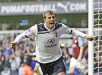 Milan săn tiền vệ