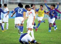 Bóng đá Việt Nam: Đầu tư tiền tỉ, còn trách nhiệm thì sao?