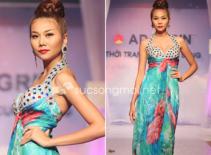 Gợi ý chọn váy dạ hội từ siêu mẫu