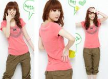 Khỏe khoắn, điệu xinh với áo phông ôm của Betty's