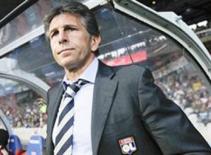 CĐV Lyon đòi “trảm” Puel