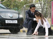 Lee Da Hae "hút hồn" 2 mỹ nam trong trailer phim mới 