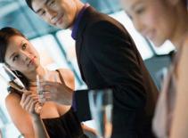 Những anh chàng thích 'hái hoa cả cụm'