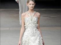 Váy cưới phong cách hoàng tộc