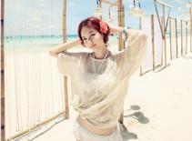 Siêu mát mẻ với crop top trong suốt 