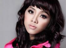 Lan Trinh quyến rũ với sắc hồng