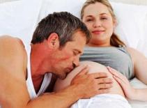 Vì sao vợ mang thai, chồng cũng nghén?