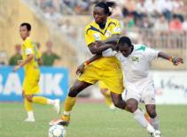 Tổng hợp sau vòng 16 V-League: “Chết đi sống lại”