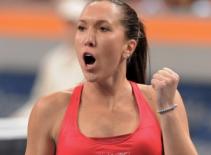 Roland Garros: ĐKVĐ Schiavone xuất sắc đánh bại cựu số 1 Jankovic