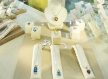 Sang trọng với nữ trang cao cấp