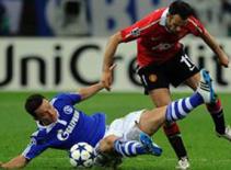 Tử huyệt của Schalke là tiền vệ phòng ngự