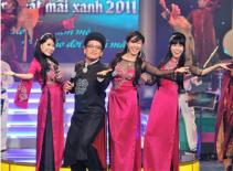 Đàm Vĩnh Hưng song ca với thí sinh “Tiếng hát mãi xanh”