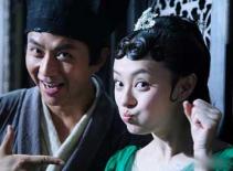 Vợ chồng Đặng Siêu - Tôn Lệ "nhí nhố" tại phim trường "Họa Bích"