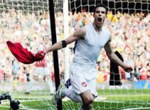 Van Persie ở lại Arsenal