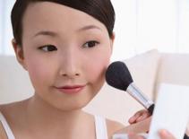 6 mỹ phẩm không thể thiếu trong túi xách mùa hè