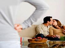 "Đuổi chuột" không làm vỡ bình