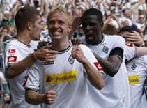 Bundesliga 2010/11, Cuộc chiến trụ hạng: Kẻ hi vọng, người tuyệt vọng