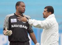 Thủ thành Santos - Con hư tại mẹ