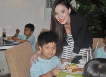 Chung Thục Quyên ghi điểm với gia đình bạn trai