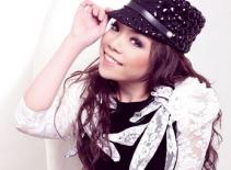 Minh Chuyên: "Vòng 1 của tôi không bự nhưng đủ dùng!"