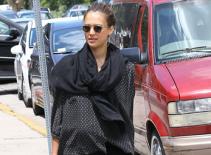 Jessica Alba sắp sinh công chúa?