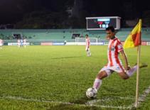 Từ sân cỏ đến khán đài: Đuổi khéo khán giả!