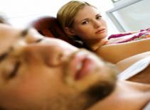 Gái xinh ghen với chồng